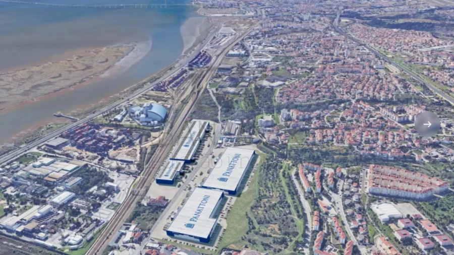 Armazém para Venda em Santa Iria de Azoia, São João da Talha e Bobadela