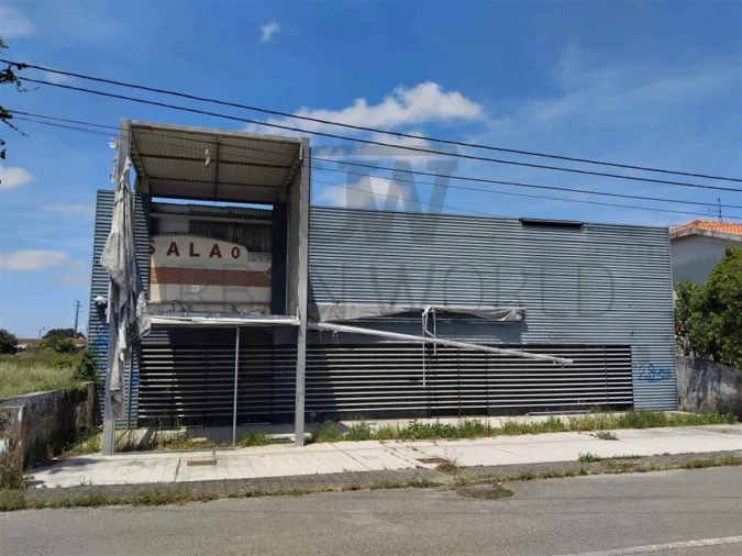 Armazém para Venda em Aradas