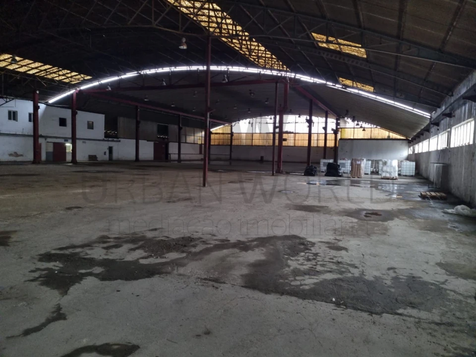 Armazém para Venda em Sarilhos Grandes Foto 2