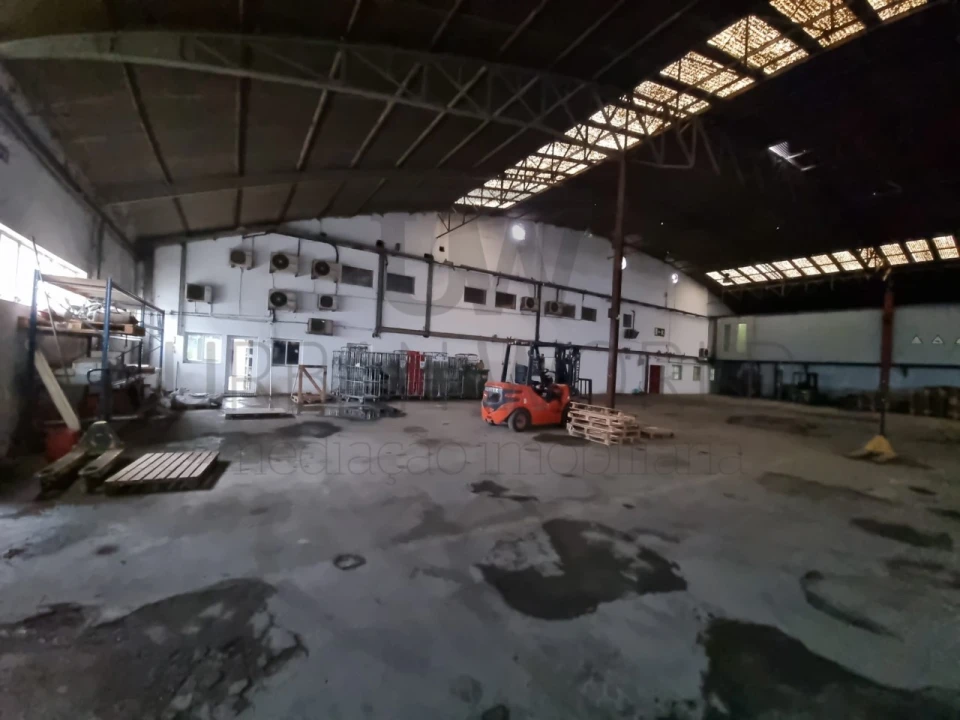 Armazém para Venda em Sarilhos Grandes Foto 4