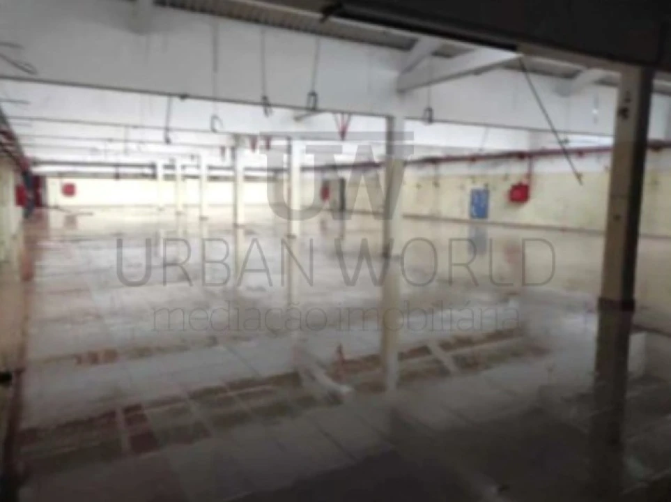 Armazém para Venda em Alfragide Foto 2