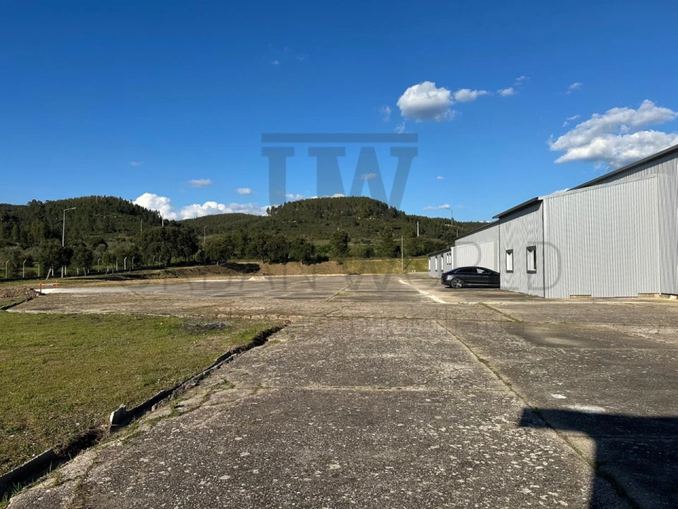 Armazém para Arrendamento em Rio de Moinhos Foto 2