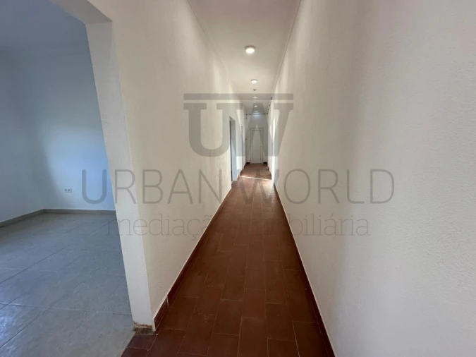 Armazém para Arrendamento em Rio de Moinhos Foto 16