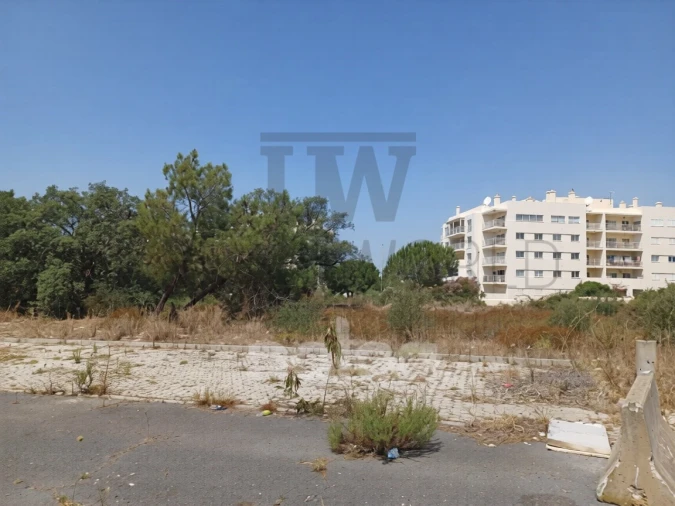 Terreno para Venda em Alvor Foto 2