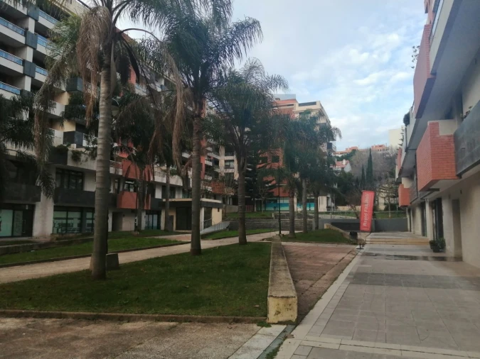 Loja para Venda em Algés, Linda-A-Velha e Cruz Quebrada-Dafundo Foto 2