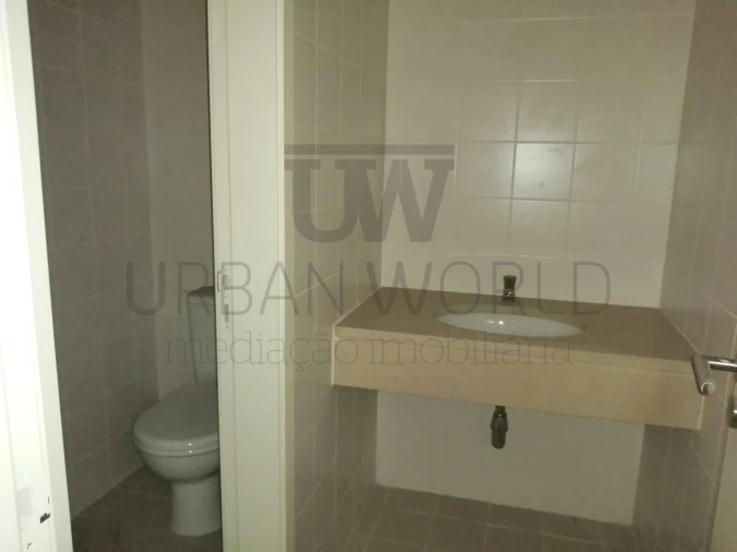 Loja para Venda em Algés, Linda-A-Velha e Cruz Quebrada-Dafundo Foto 9