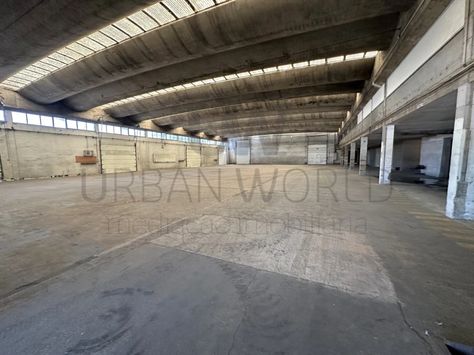 Armazém para Venda em Loures Foto 2