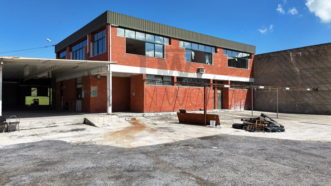 Armazém para Venda em Loures Foto 28
