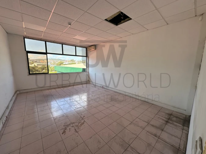 Armazém para Venda em Loures Foto 13