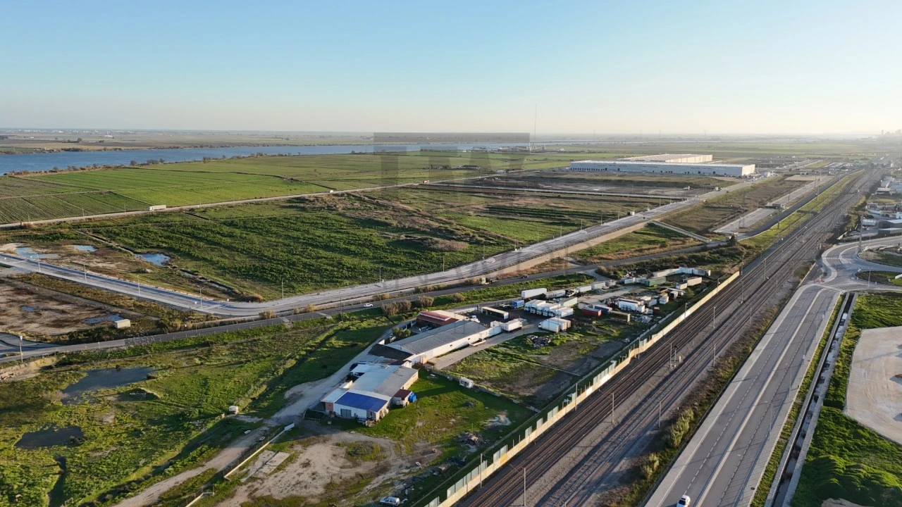 Terreno Comércio / Armazém para Venda em Carregado e Cadafais Foto 19