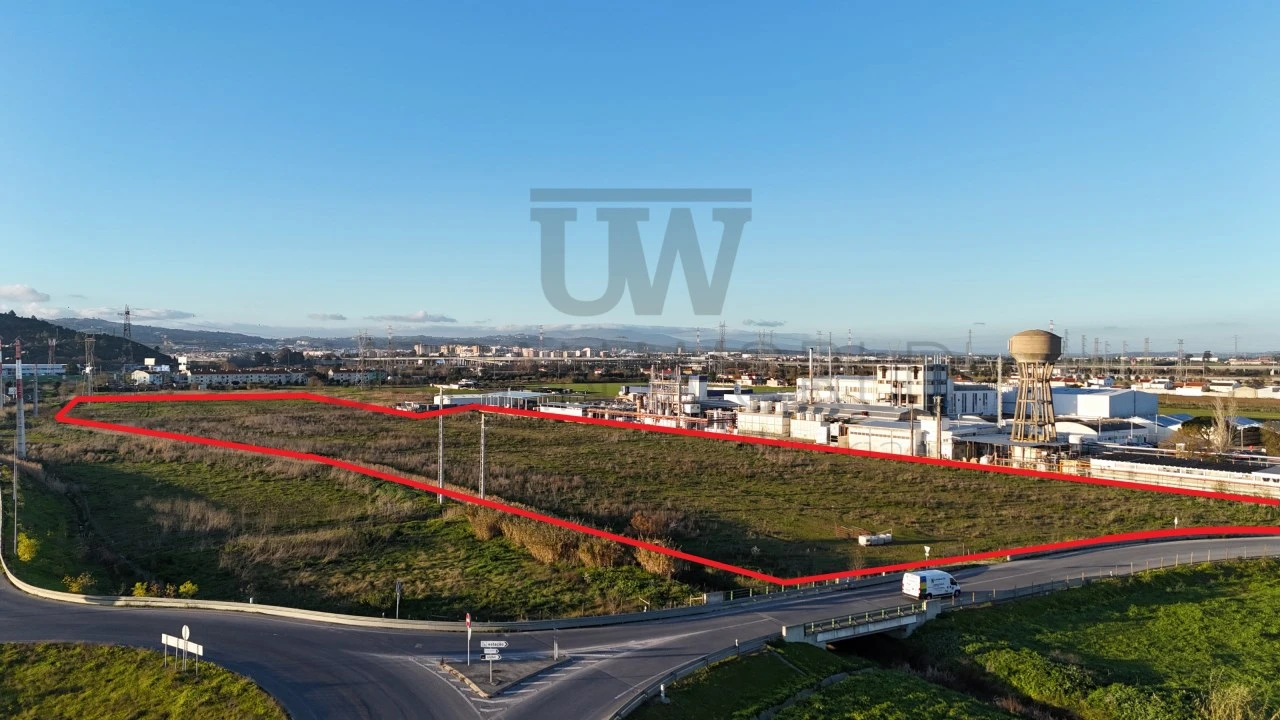 Terreno Comércio / Armazém para Venda em Carregado e Cadafais Foto 3