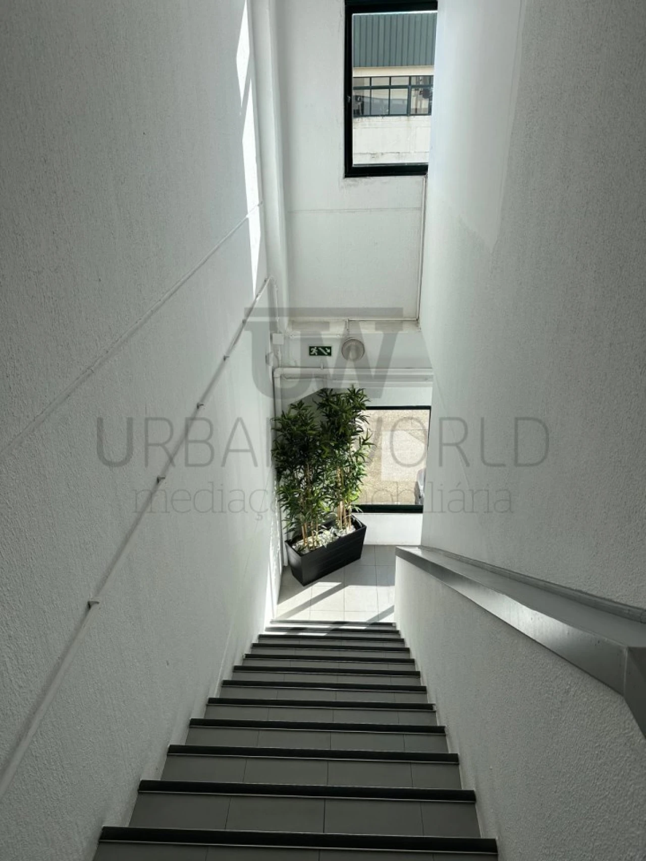 Armazém para Venda em Venda do Pinheiro e Santo Estêvão das Galés Foto 20