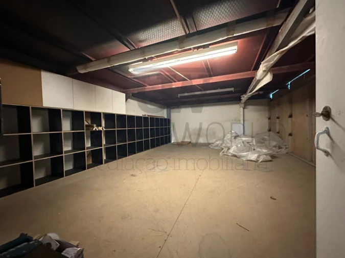 Armazém para Venda em Venda do Pinheiro e Santo Estêvão das Galés Foto 2