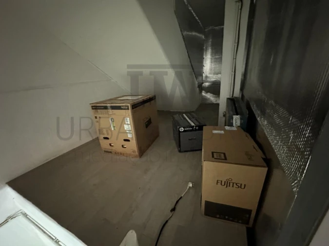 Armazém para Venda em Venda do Pinheiro e Santo Estêvão das Galés Foto 11