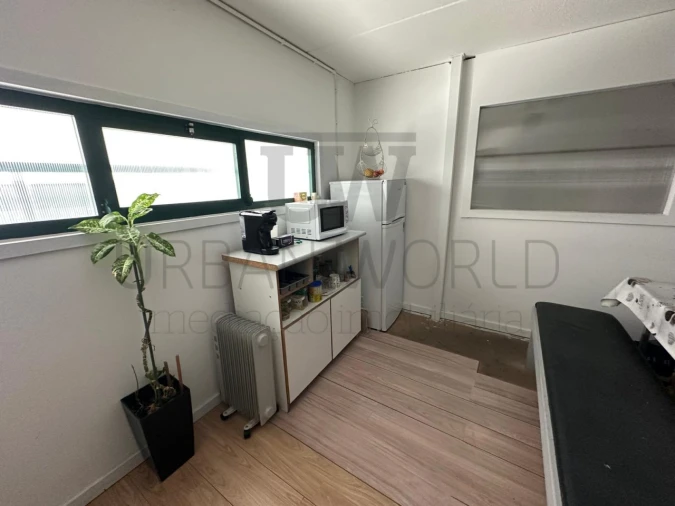 Armazém para Venda em Venda do Pinheiro e Santo Estêvão das Galés Foto 14