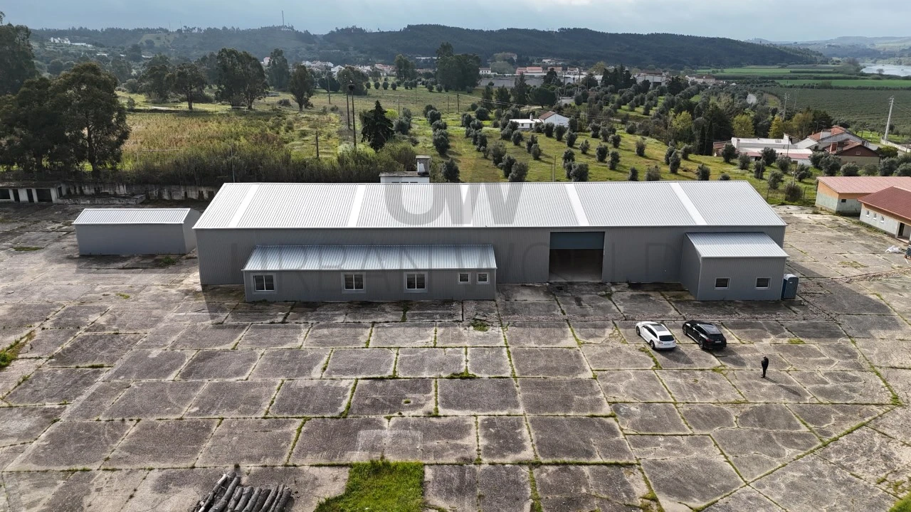 Armazém para Venda em Rio de Moinhos Foto 2