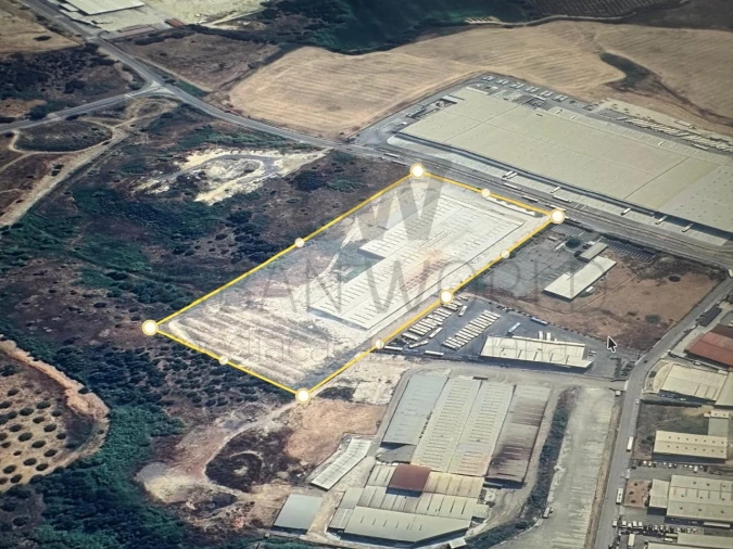 Armazém para Venda em Torres Novas (Santa Maria, Salvador e Santiago)