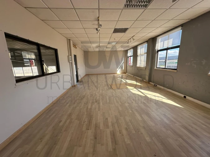 Armazém para Venda em Torres Novas (Santa Maria, Salvador e Santiago) Foto 13