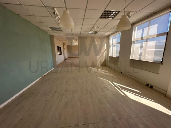 Armazém para Venda em Torres Novas (Santa Maria, Salvador e Santiago) Foto 15