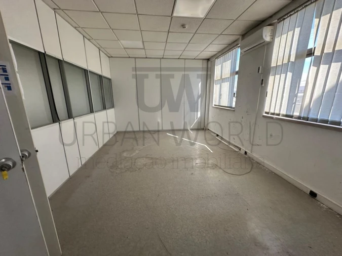 Armazém para Venda em Torres Novas (Santa Maria, Salvador e Santiago) Foto 17