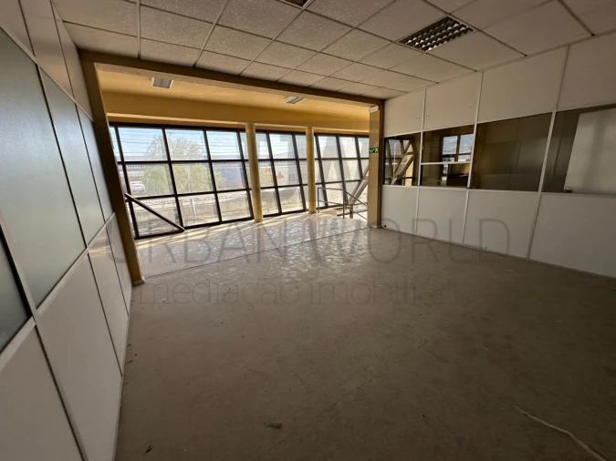 Armazém para Venda em Torres Novas (Santa Maria, Salvador e Santiago) Foto 18