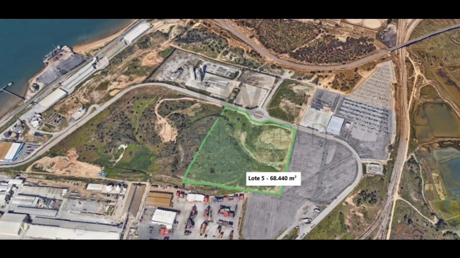 Terreno Comércio / Armazém para Venda em Sado