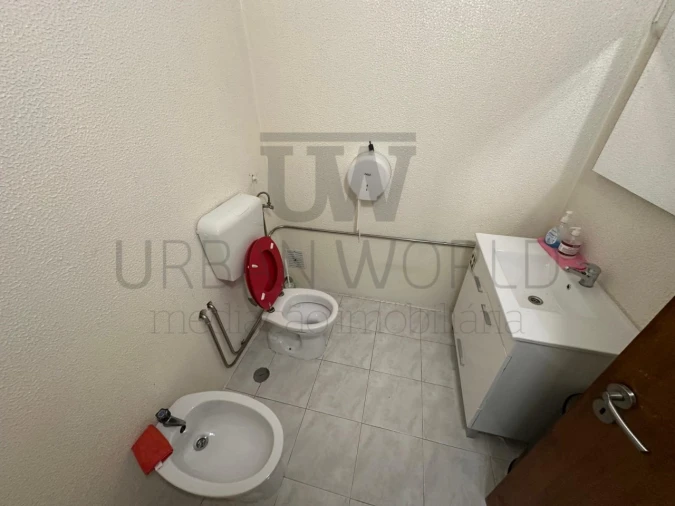 Armazém para Venda em Venda do Pinheiro e Santo Estêvão das Galés Foto 16