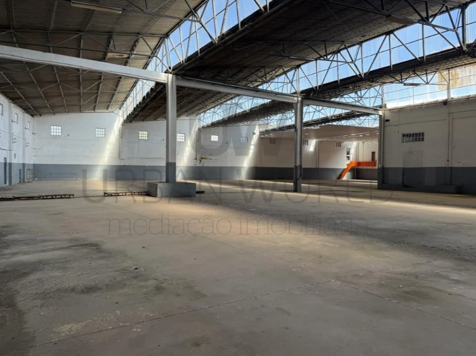 Armazém para Venda em Alcanena e Vila Moreira Foto 1
