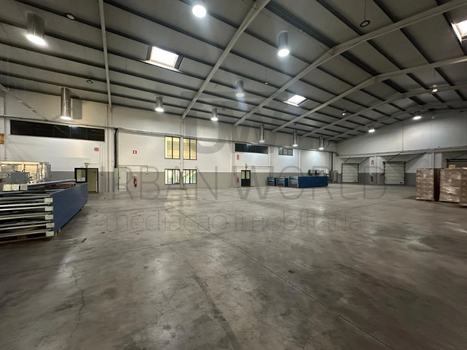 Armazém para Venda em Romeira e Várzea Foto 10