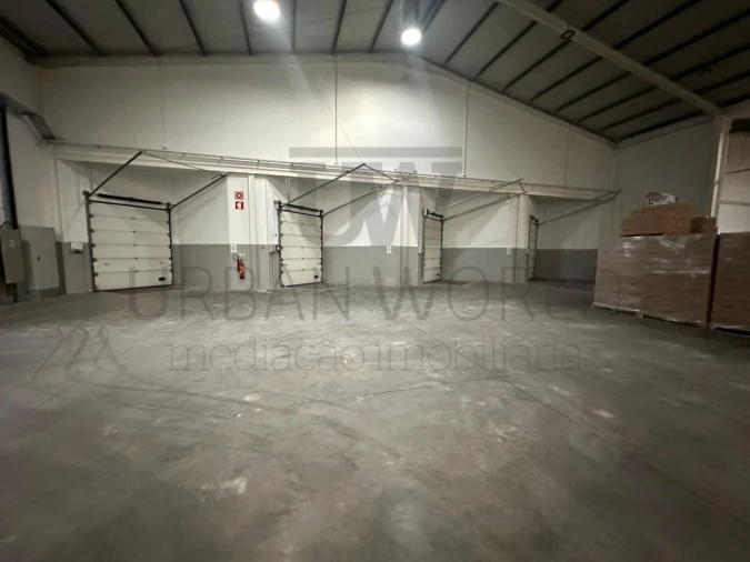 Armazém para Venda em Romeira e Várzea Foto 2