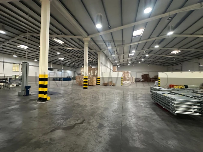 Armazém para Venda em Romeira e Várzea Foto 12