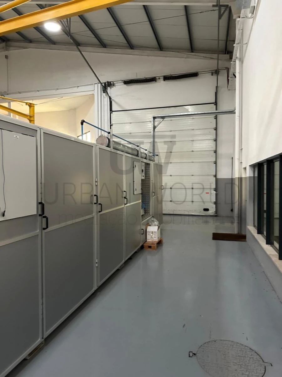 Armazém para Venda em Romeira e Várzea Foto 16