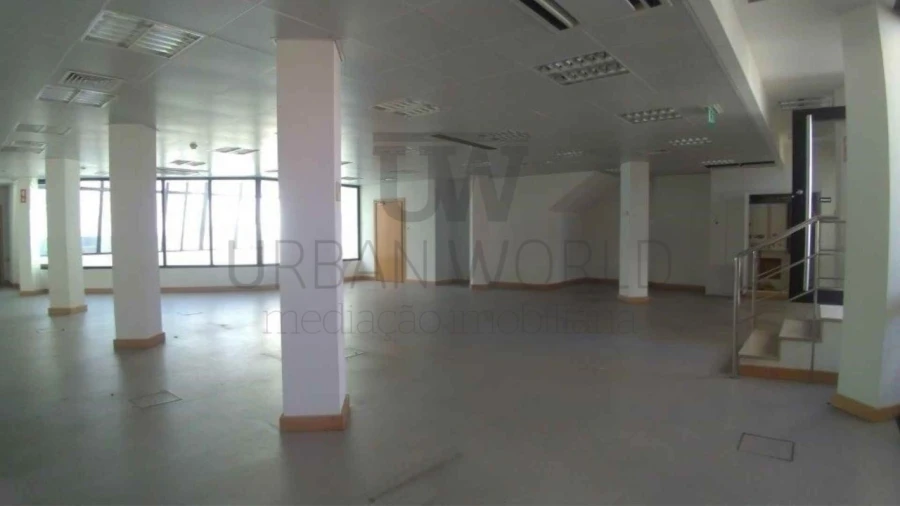 Prédio para Venda em Nossa Senhora da Conceição, São Pedro e São Dinis Foto 1