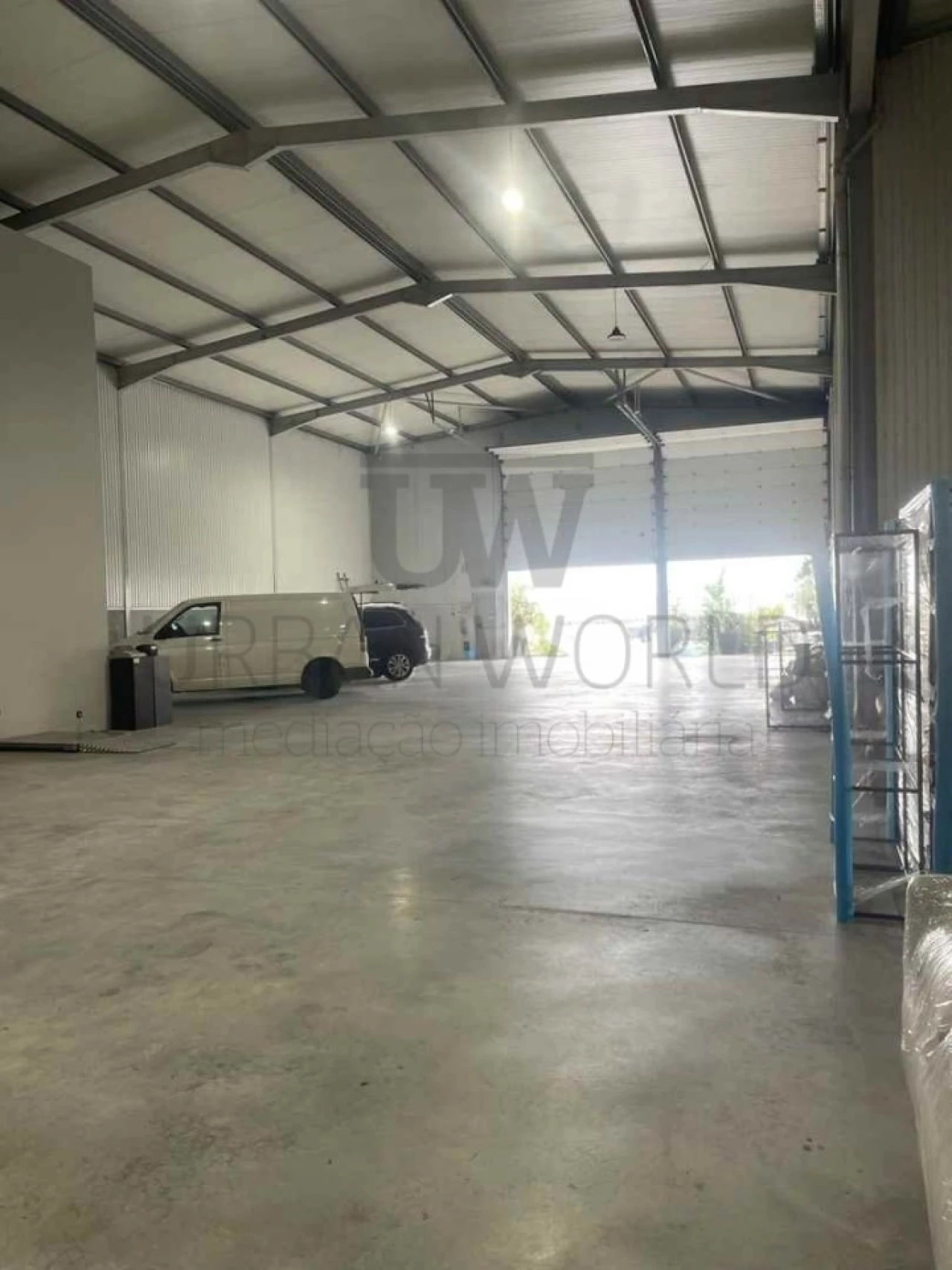 Armazém para Venda em São João da Madeira Foto 3