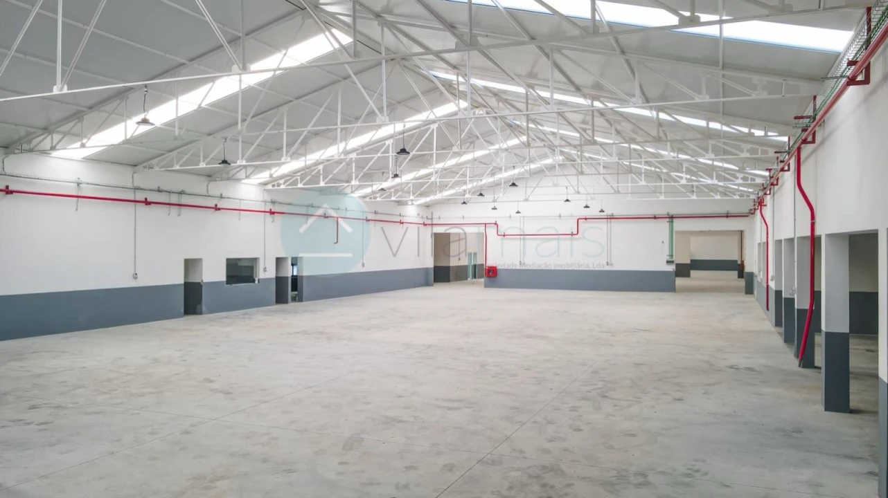 Armazém para Venda em Rebordosa Foto 1