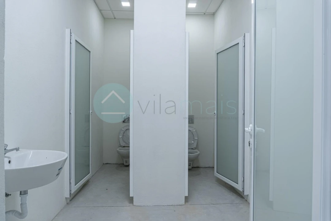 Armazém para Venda em Rebordosa Foto 12