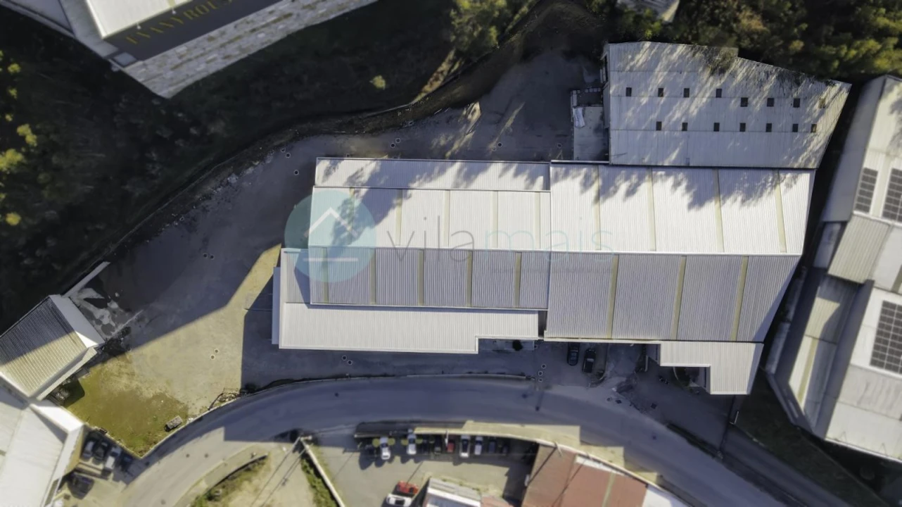 Armazém para Venda em Rebordosa Foto 13