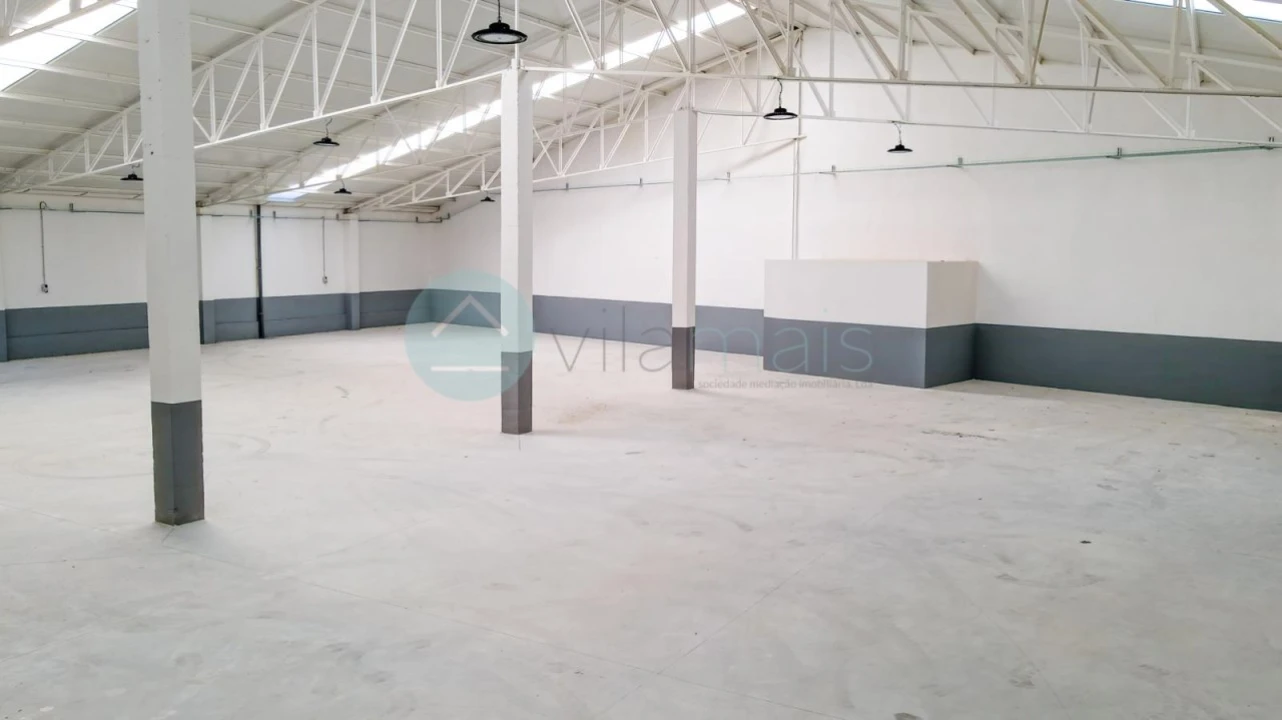Armazém para Venda em Rebordosa Foto 6