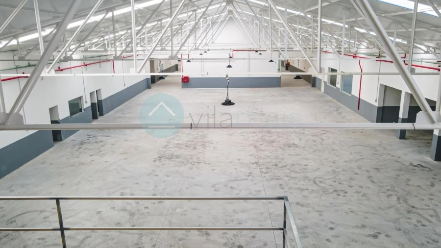 Armazém para Venda em Rebordosa Foto 4