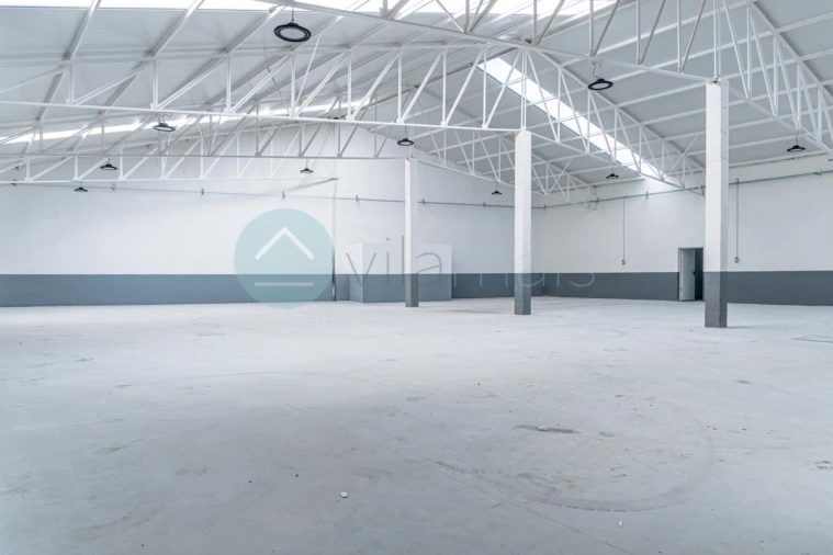 Armazém para Venda em Rebordosa Foto 7