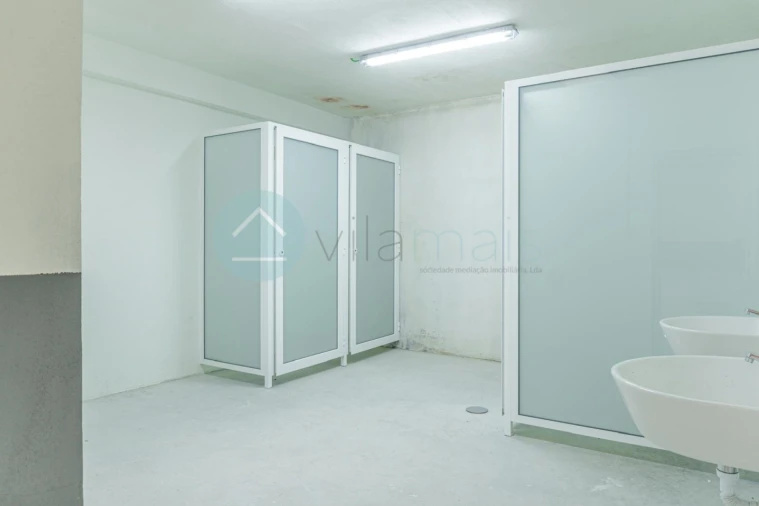 Armazém para Venda em Rebordosa Foto 9