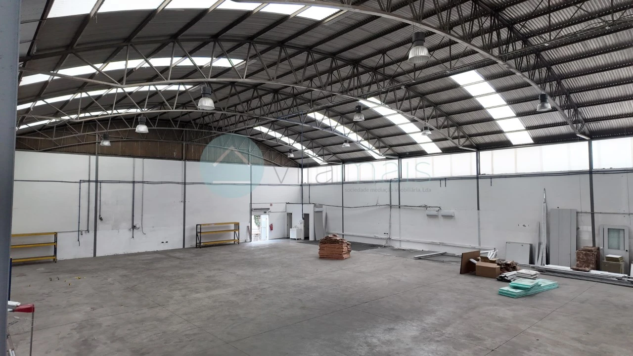 Armazém para Arrendamento em Grijó e Sermonde Foto 6