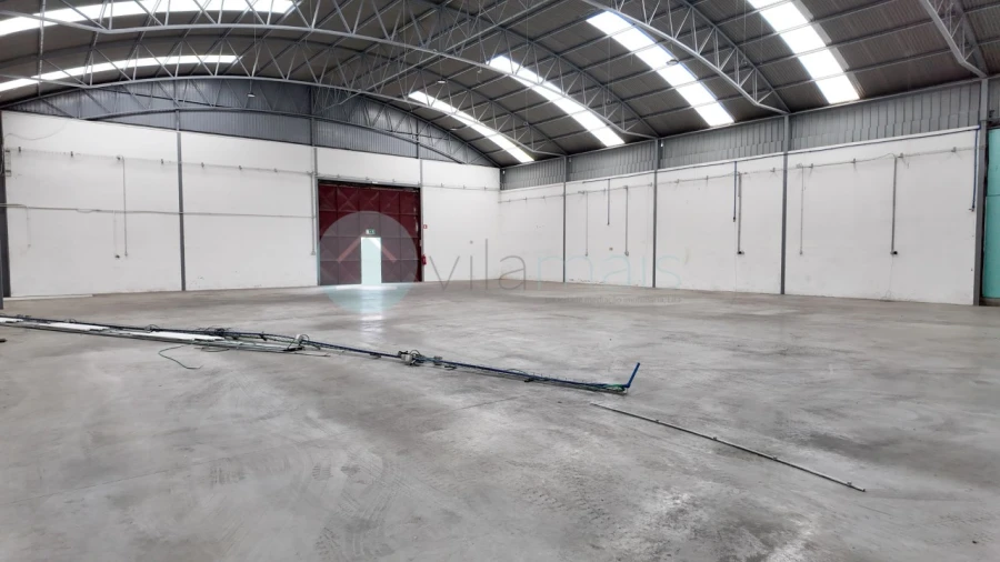 Armazém para Arrendamento em Grijó e Sermonde Foto 3