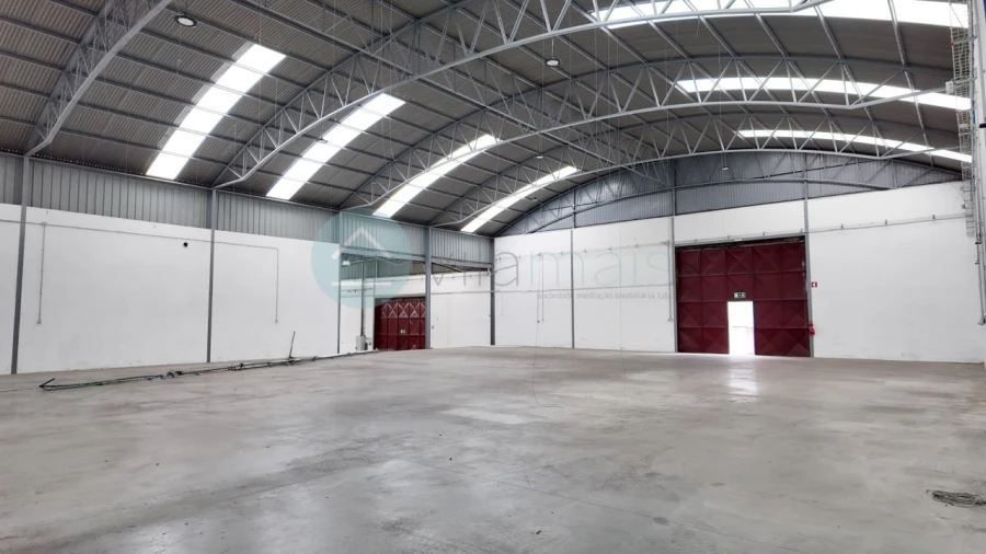 Armazém para Arrendamento em Grijó e Sermonde Foto 1