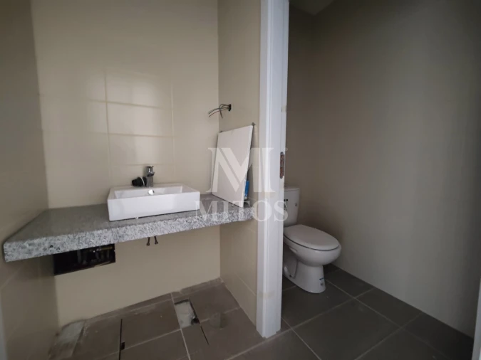 Armazém para Arrendamento em Mujães Foto 11