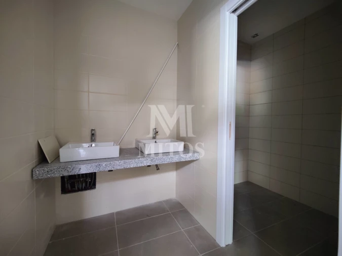 Armazém para Arrendamento em Mujães Foto 12