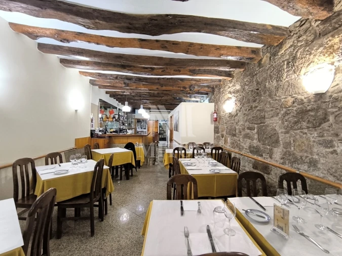 Negócio para Cedência de Quotas em Santa Maria Maior e Monserrate e Meadela Foto 3