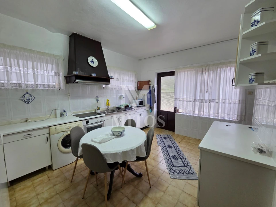 Moradia T5 para Arrendamento em Darque Foto 3