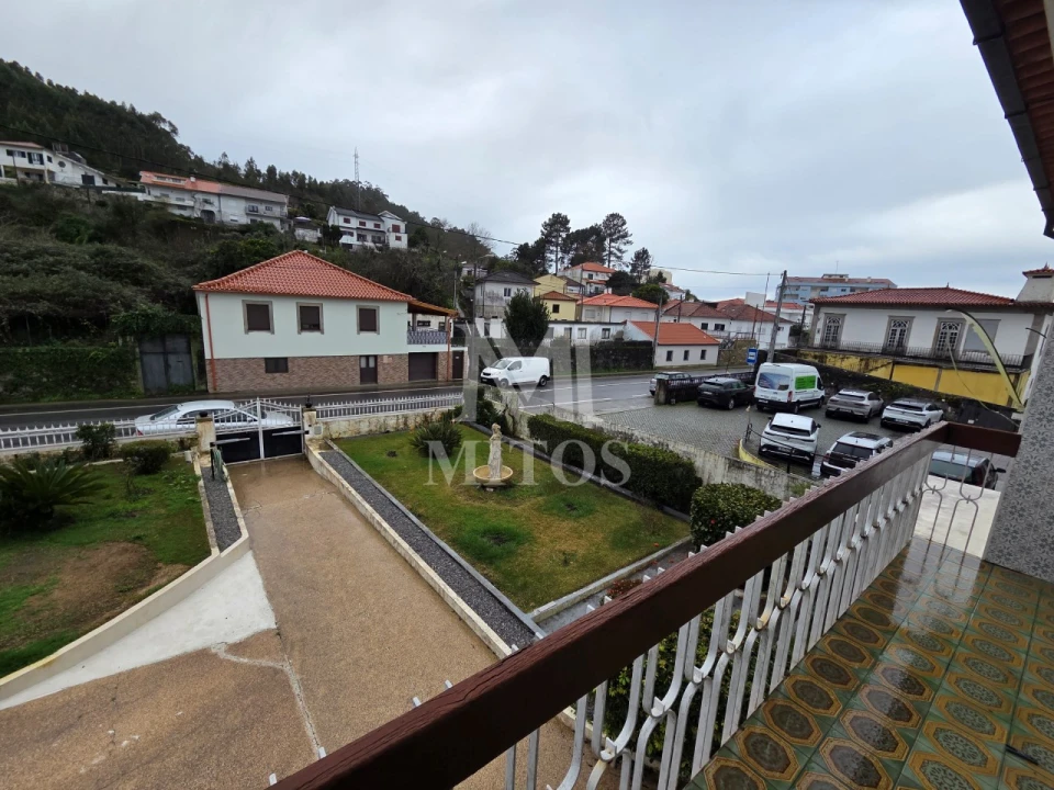 Moradia T5 para Arrendamento em Darque Foto 9