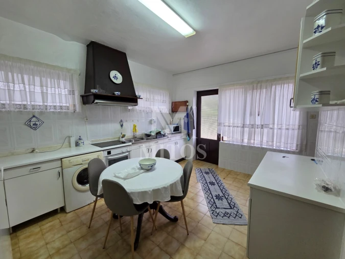 Moradia T5 para Arrendamento em Darque Foto 3